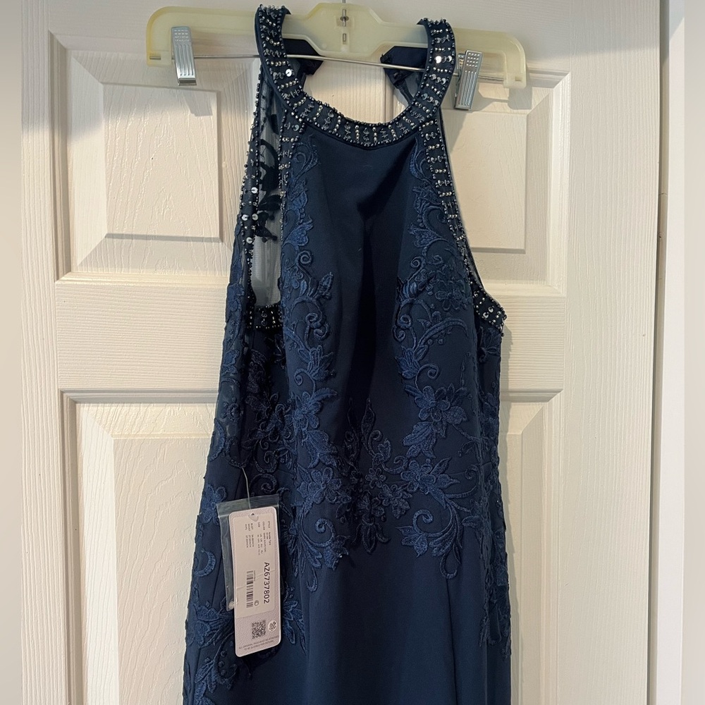 Azazie Tyra Gown - Picture 2 of 6